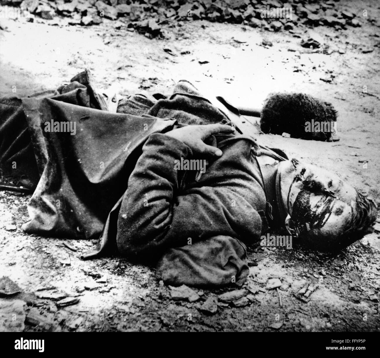 CIVIL WAR: DEAD SOLDIER. /nA dead soldier with a cannon ramrod next to him.  Photographed during the American Civil War, c1863 Stock Photo - Alamy