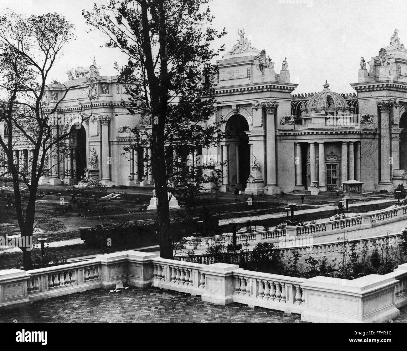 Worlds fair architecture hi-res stock photography and images - Alamy