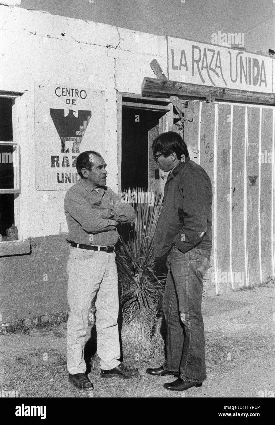 STUDENT VOLUNTEER, 1972. /nFlorencio Arciniega, Jr. (right), a college