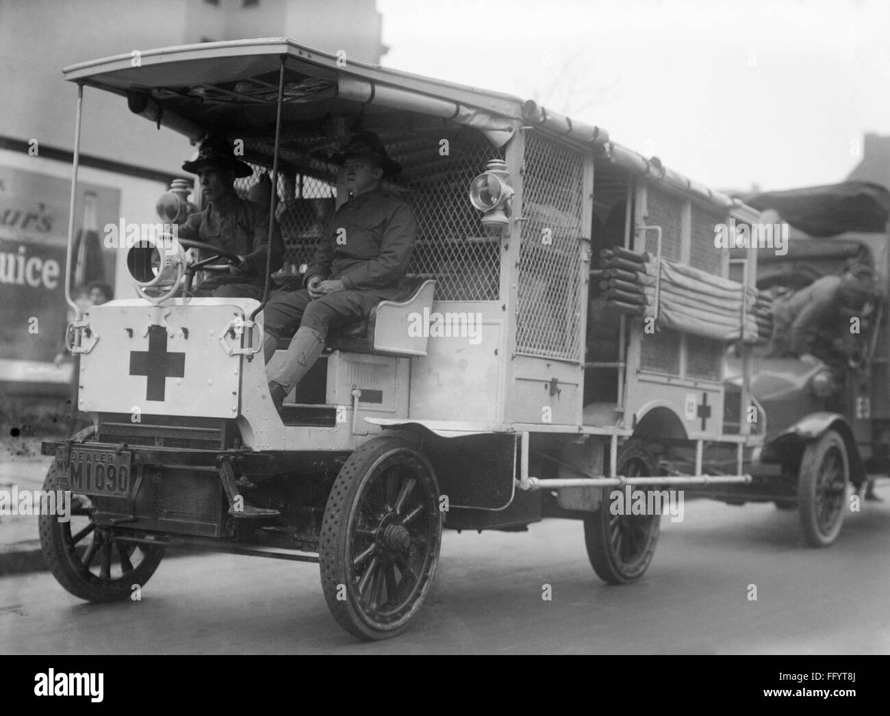PHOTOGRAPH.1916 STRAKER SQUIRE HENDON RED CROSS AMBULANCE 