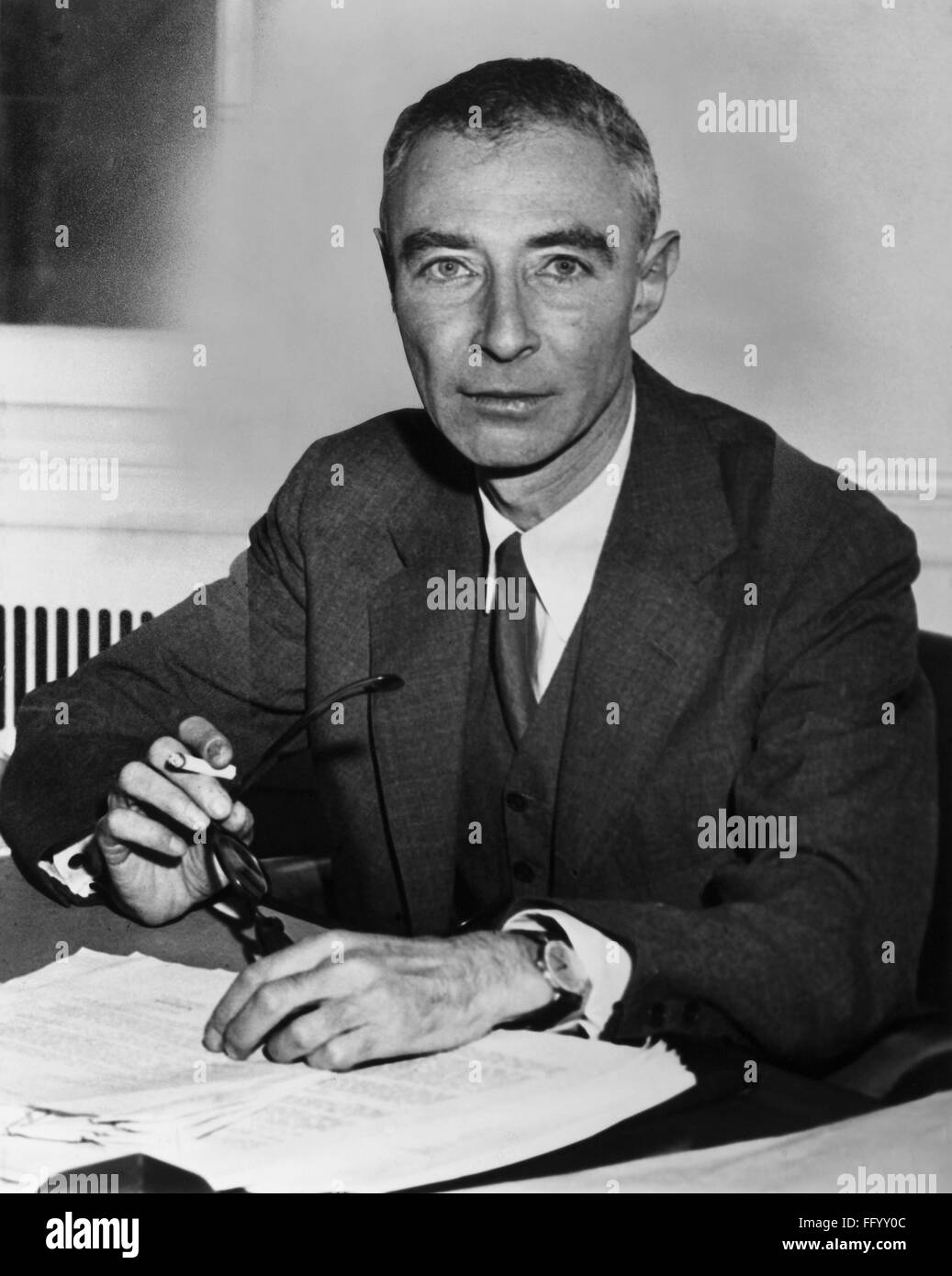 роберт оппенгеймер. оппенгеймер мерфи. роберт оппенгеймер. роберт оппенгеймер. оппенгеймер годы жизни.