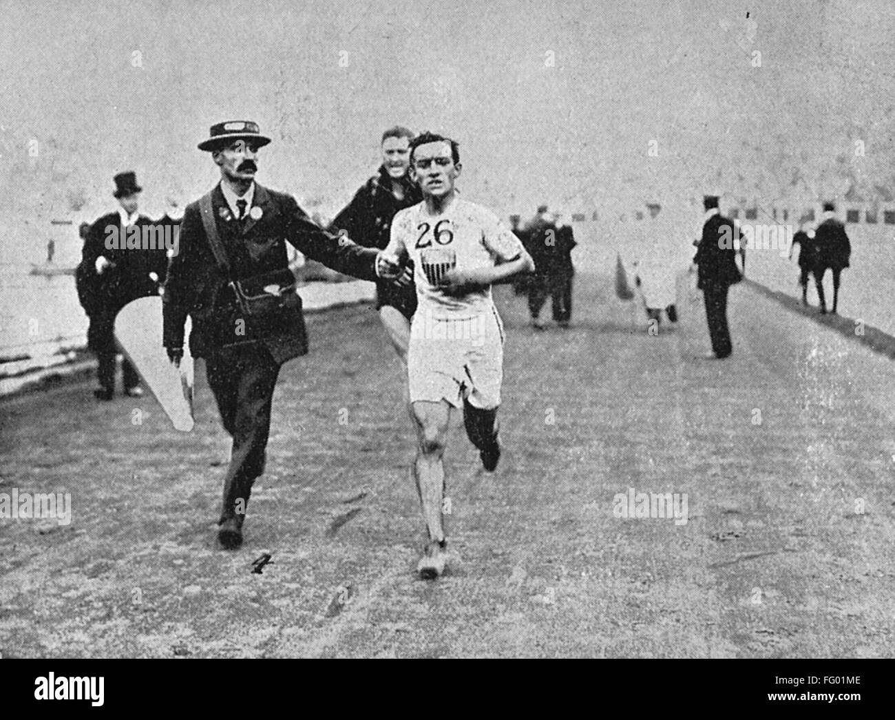 Первые марафонские игры. Дорандо Пьетри. Олимпийские игры 1908 Джонни Хэйс. Пиетри Дорандо бегун. Лондон 1908 Дорандо.