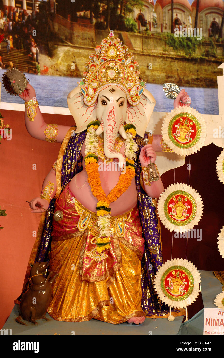 Lord Ganesh standing idol , Bombay Mumbai , Maharashtra , India , Asia