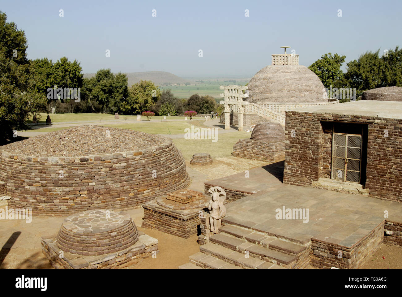 Great maha stupa no 3 specimens of Buddhist architectural forms chaityas monasteries at Sanchi , Bhopal , Madhya Pradesh Stock Photo