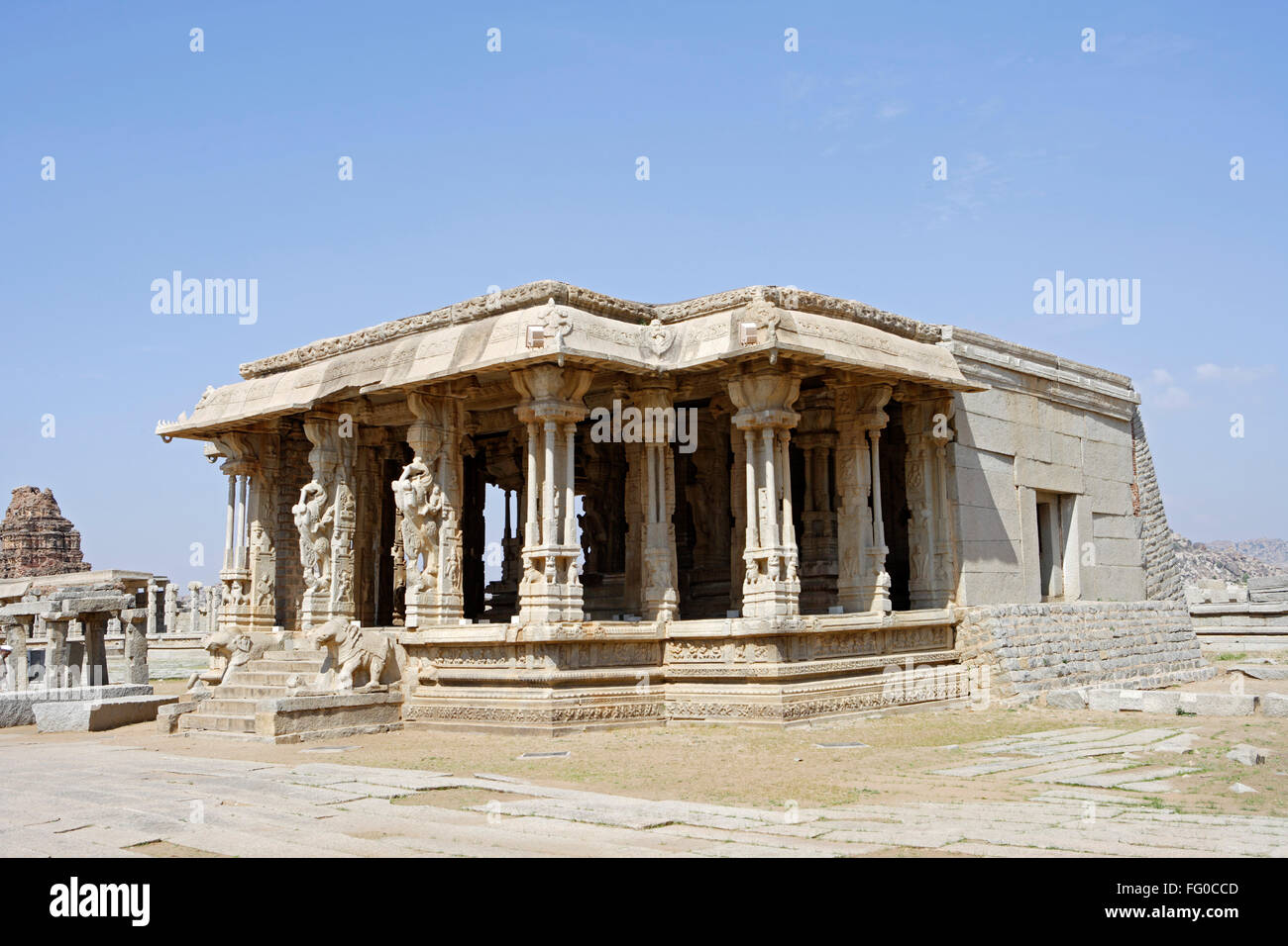 kalyan mandapas pillared hall Vitthal Temple Hampi Vijayanagar UNESCO World Heritage Deccan