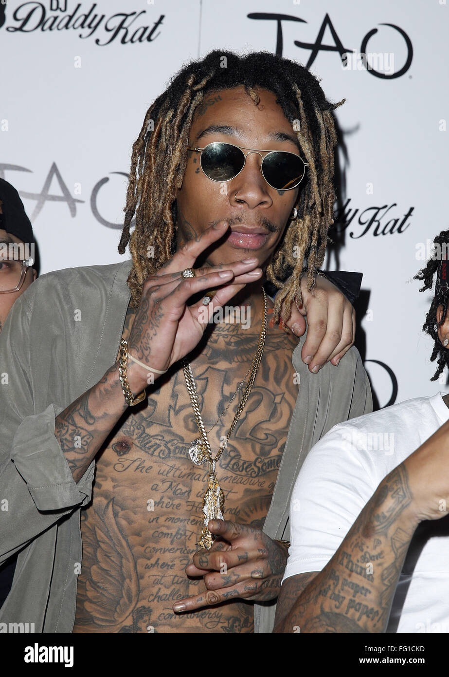 Wiz Khalifa Aka Dj Daddy Kat At Tao Nightclub Featuring Wiz