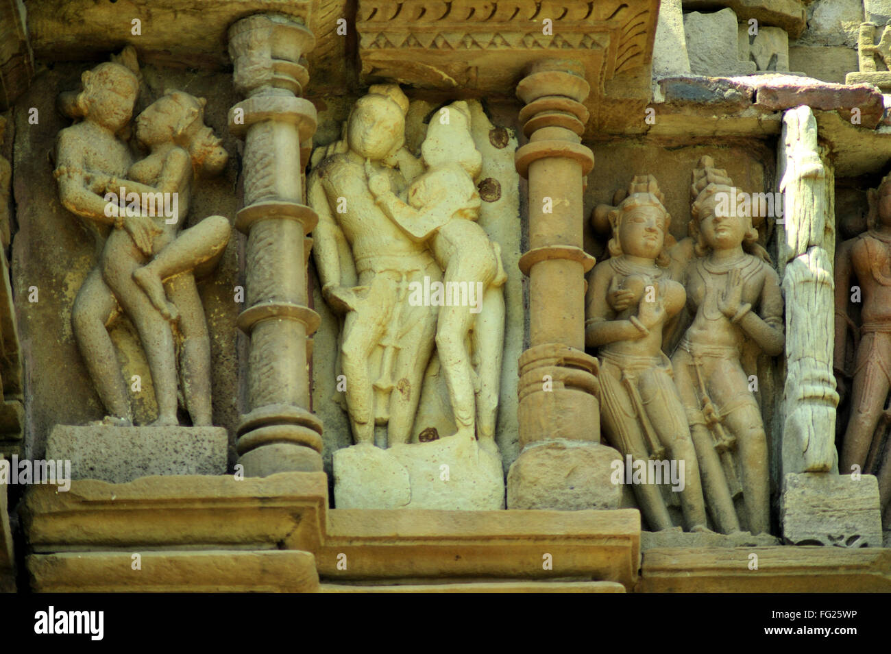 Erotic sculptures on wall of jagadambi temple Khajuraho madhya pradesh india Stock Photo