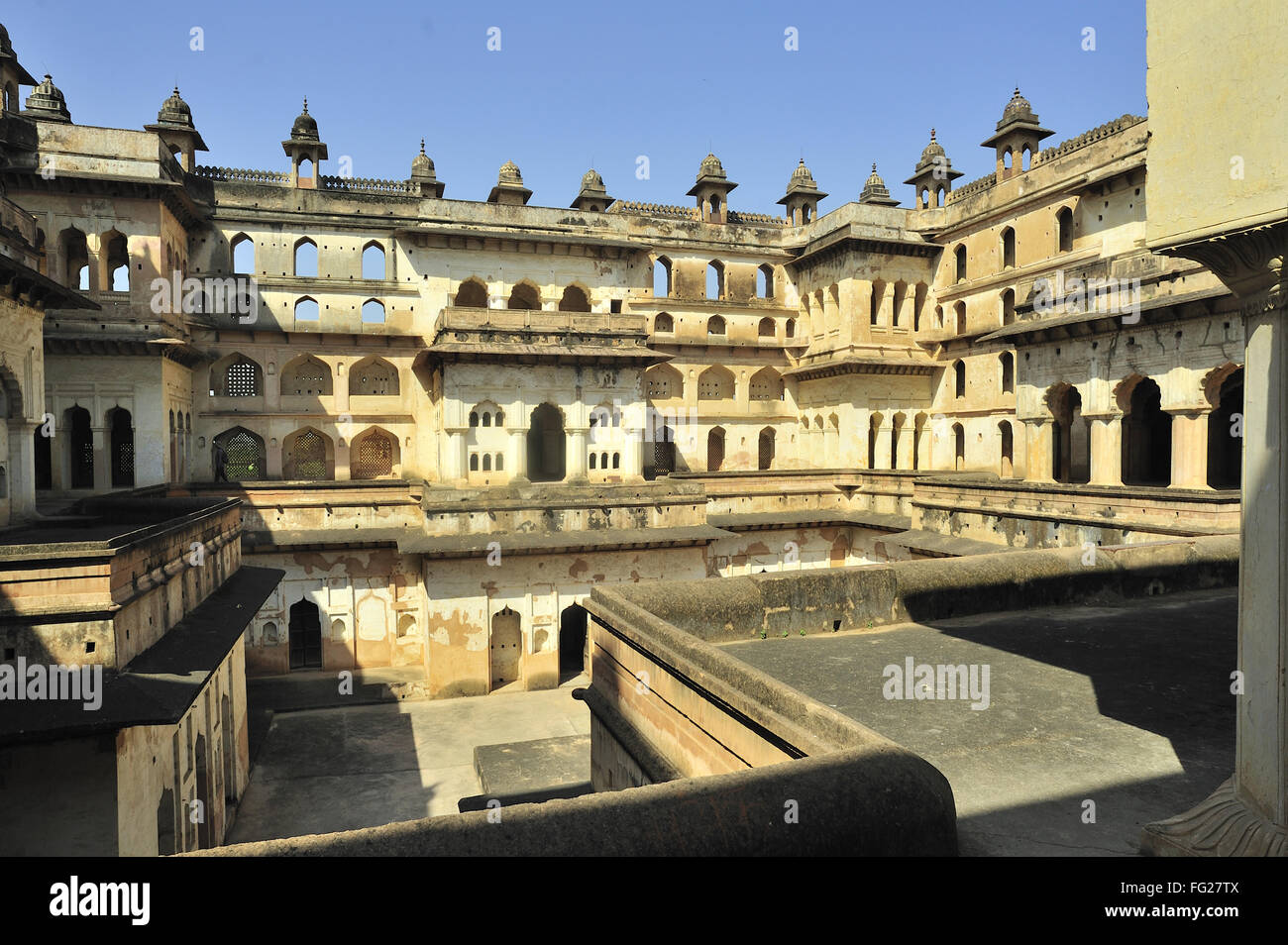 Orchha central courtyard of raja mahal khajuraho madhya pradesh india Stock Photo