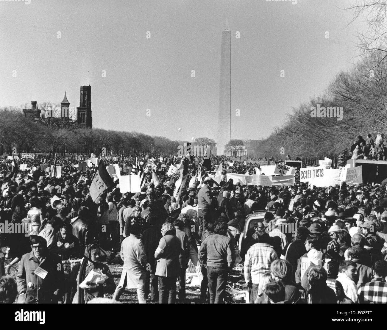 Anti vietnam war protest 1969 High Resolution Stock Photography and ...