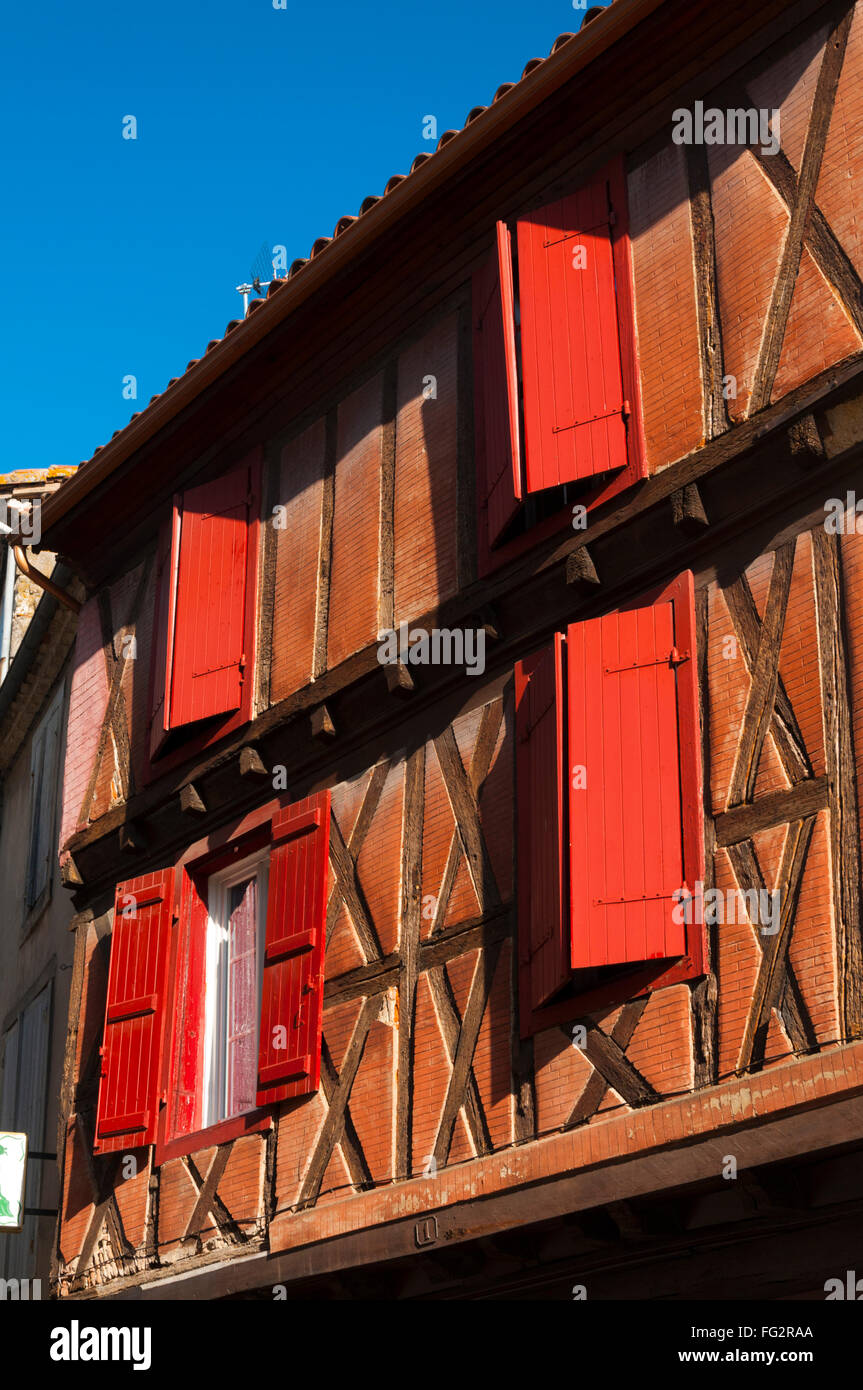 France, Gers (32), Town of Condom, half-timbered house, Charron street  // Gers (32), ville de Condom, maison a colombage, rue C Stock Photo