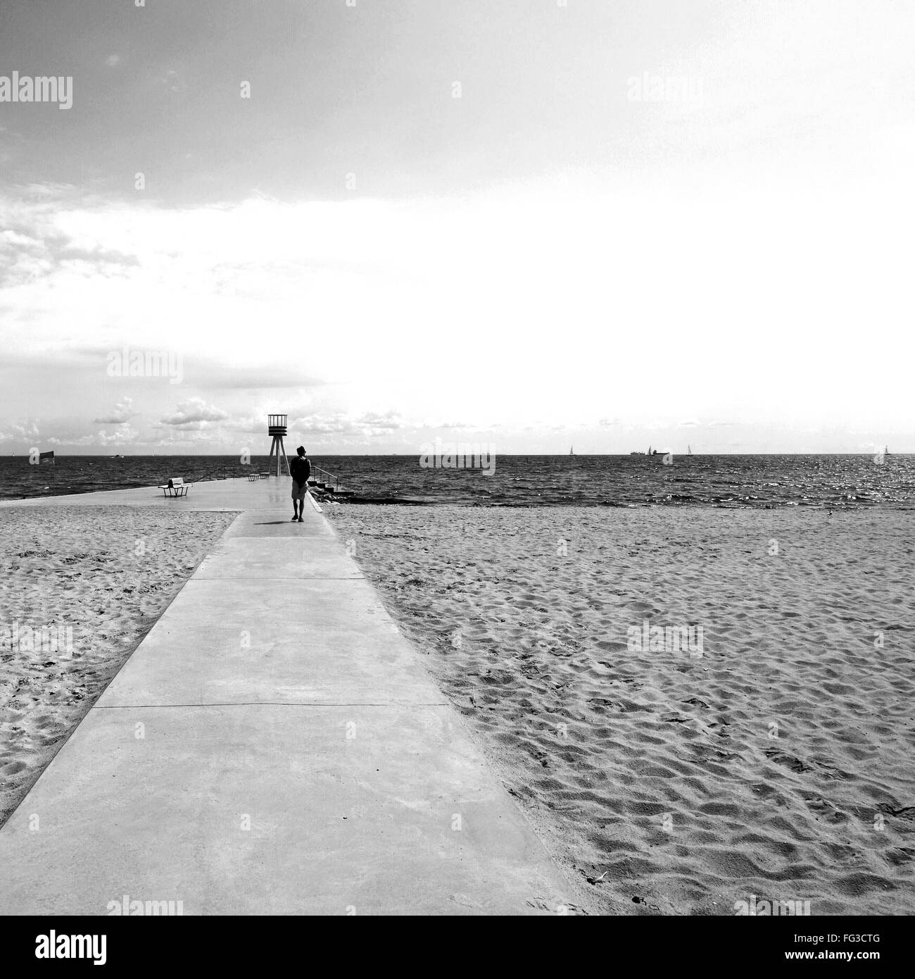 Man Beach Walking High Resolution Stock Photography and Images - Alamy