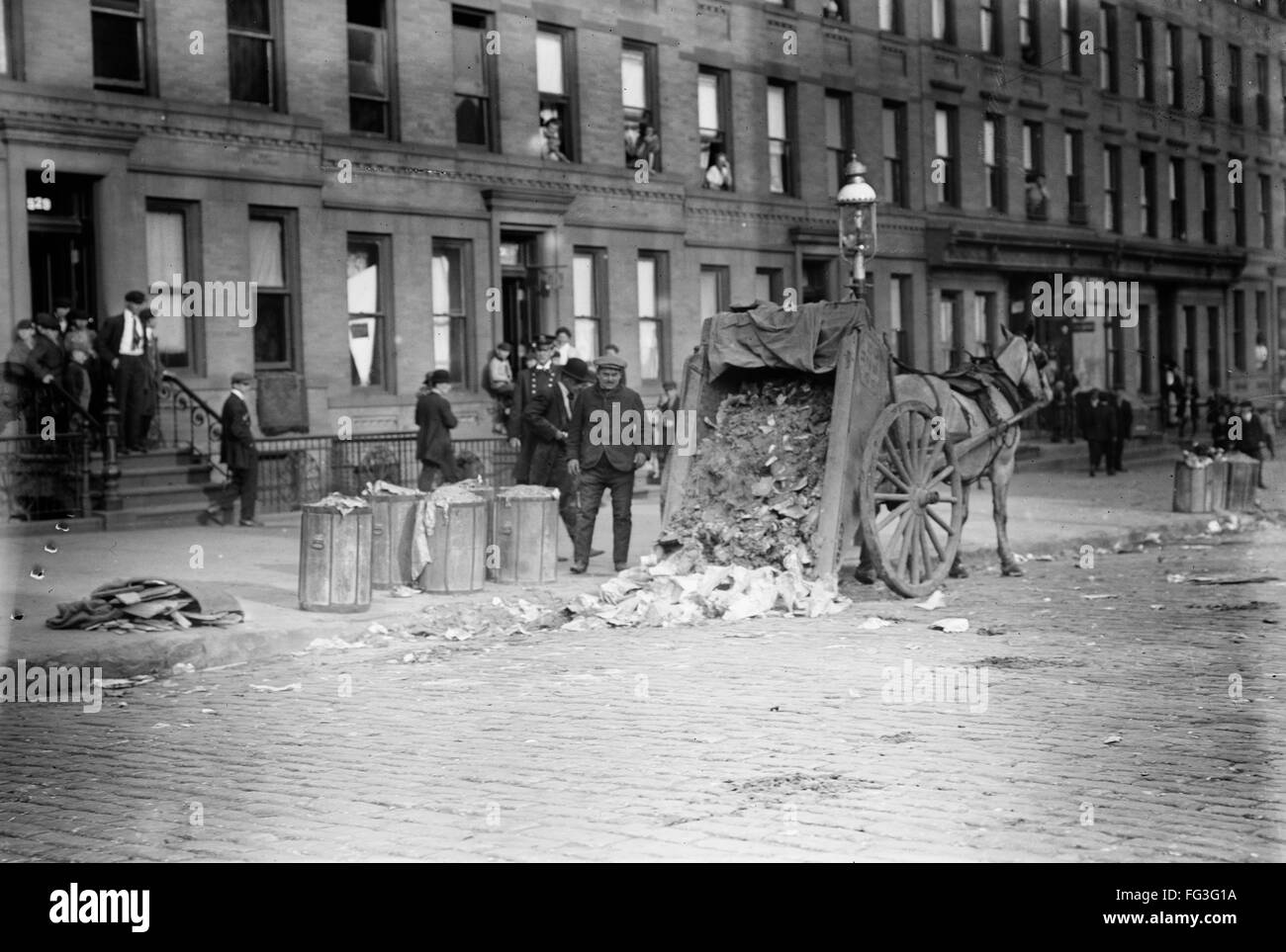 Garbage cart new york city Black and White Stock Photos & Images Alamy