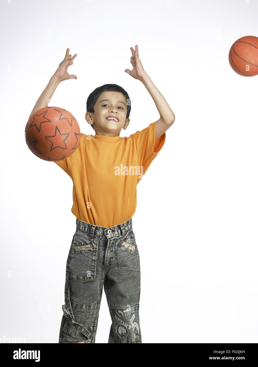Children play ball india hi-res stock photography and images - Alamy