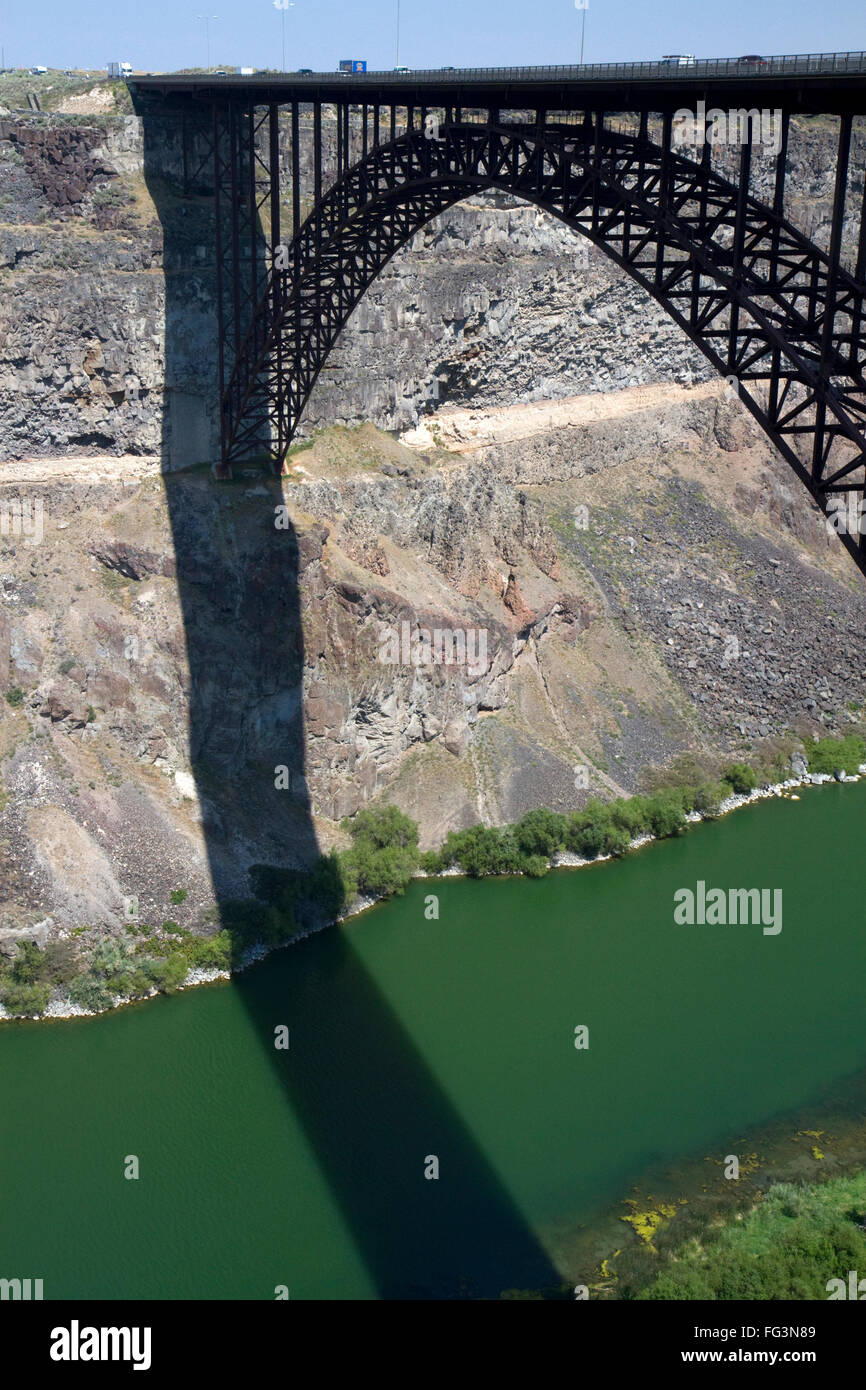 The Perrine Bridge spanning the Snake River Canyon at Twin Falls, Idaho, USA. Stock Photo