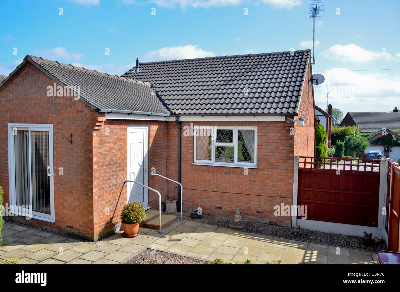 Retirement bungalow hires stock photography and images Alamy