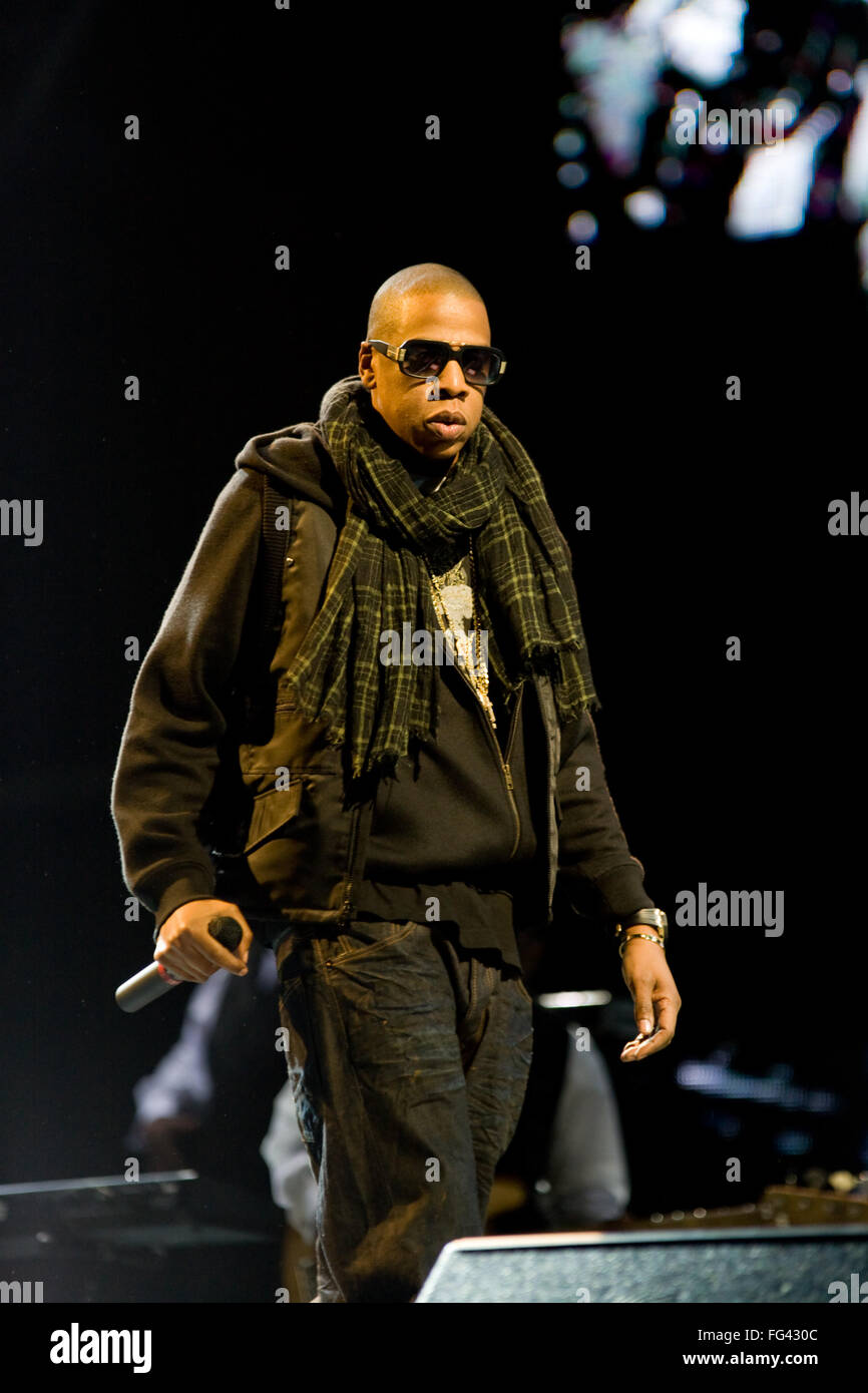 Jay z at glastonbury 2008 hi-res stock photography and images - Alamy