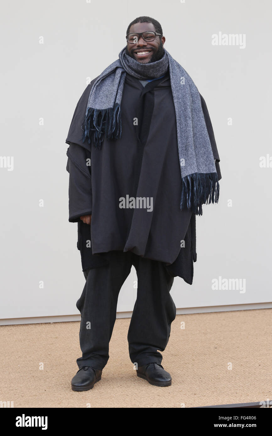 London Collections Men Autumn/Winter 2016 - Burberry - Arrivals Featuring: Steve  McQueen Where: London, United Kingdom When: 11 Jan 2016 Stock Photo - Alamy