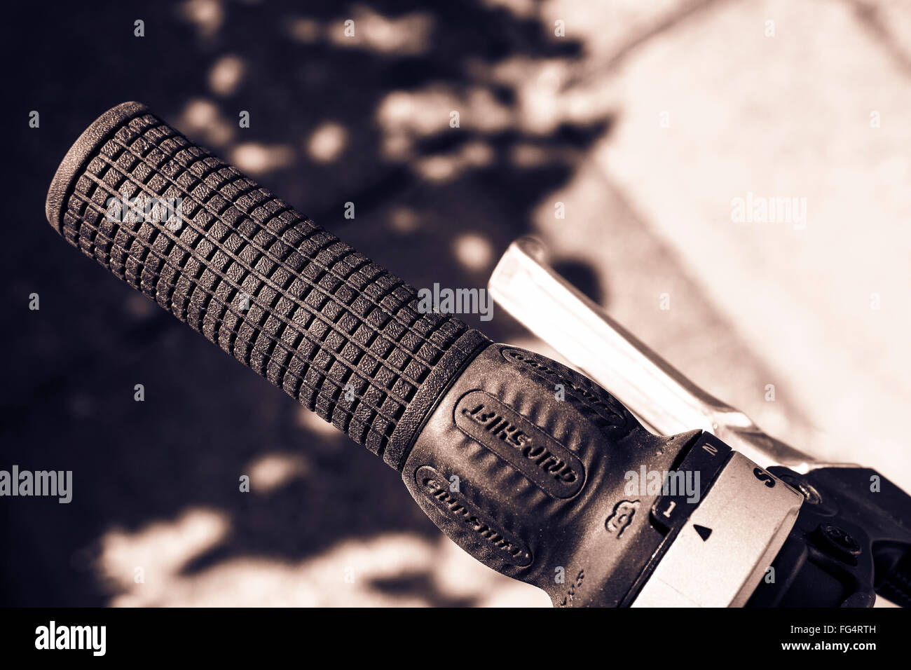 mountain bike handlebar grip diameter