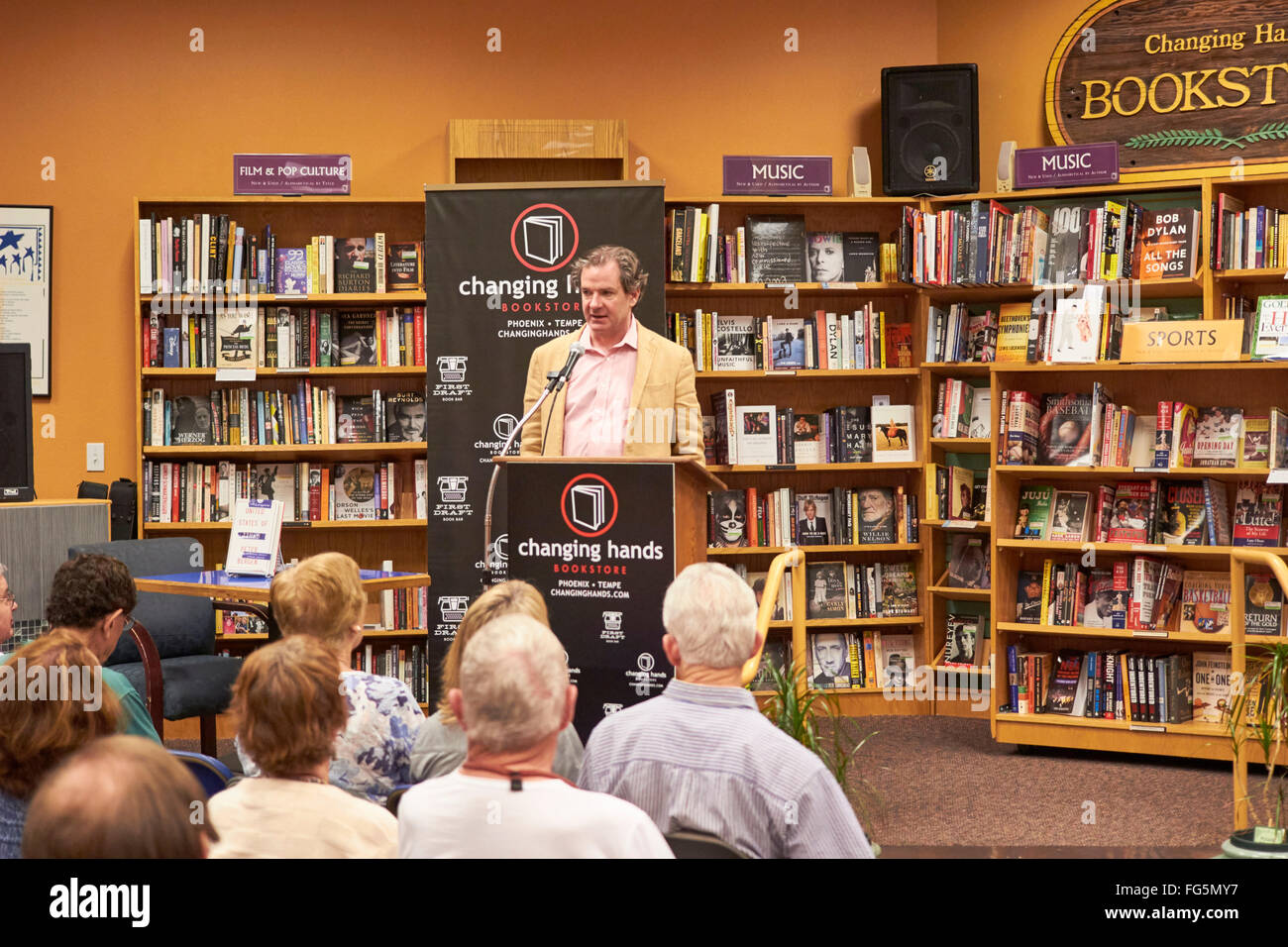 Tempe, Arizona, USA. 17th February, 2016. Peter Bergen, bestselling author and CNN National Security Analyst presents his new book, United States of Jihad at Changing Hands Bookstore. The book looks at the 300 Americans who have been indicted for or convicted of terrorism since 9/11. Credit:  Jennifer Mack/Alamy Live News Stock Photo