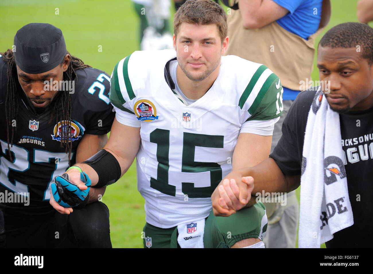 Jacksonville, FL, USA. 9th Dec, 2012. New York Jets quarterback Tim Tebow (15) prayer after an NFL game against the Jacksonville Jaguars at EverBank Field on Dec 9, 2012 in Jacksonville, Florida. The Jets won 17-10.ZUMA Press/Scott A. Miller. © Scott A. Miller/ZUMA Wire/Alamy Live News Stock Photo