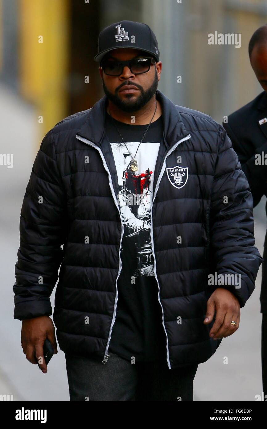 Ice Cube seen arriving t the ABC studios for Jimmy Kimmel Live Featuring: Ice  Cube Where: Los Angeles, California, United States When: 12 Jan 2016 Stock  Photo - Alamy