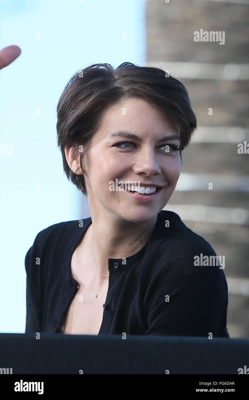Lauren Cohan seen at Universal Studios where she was interviewed by ...