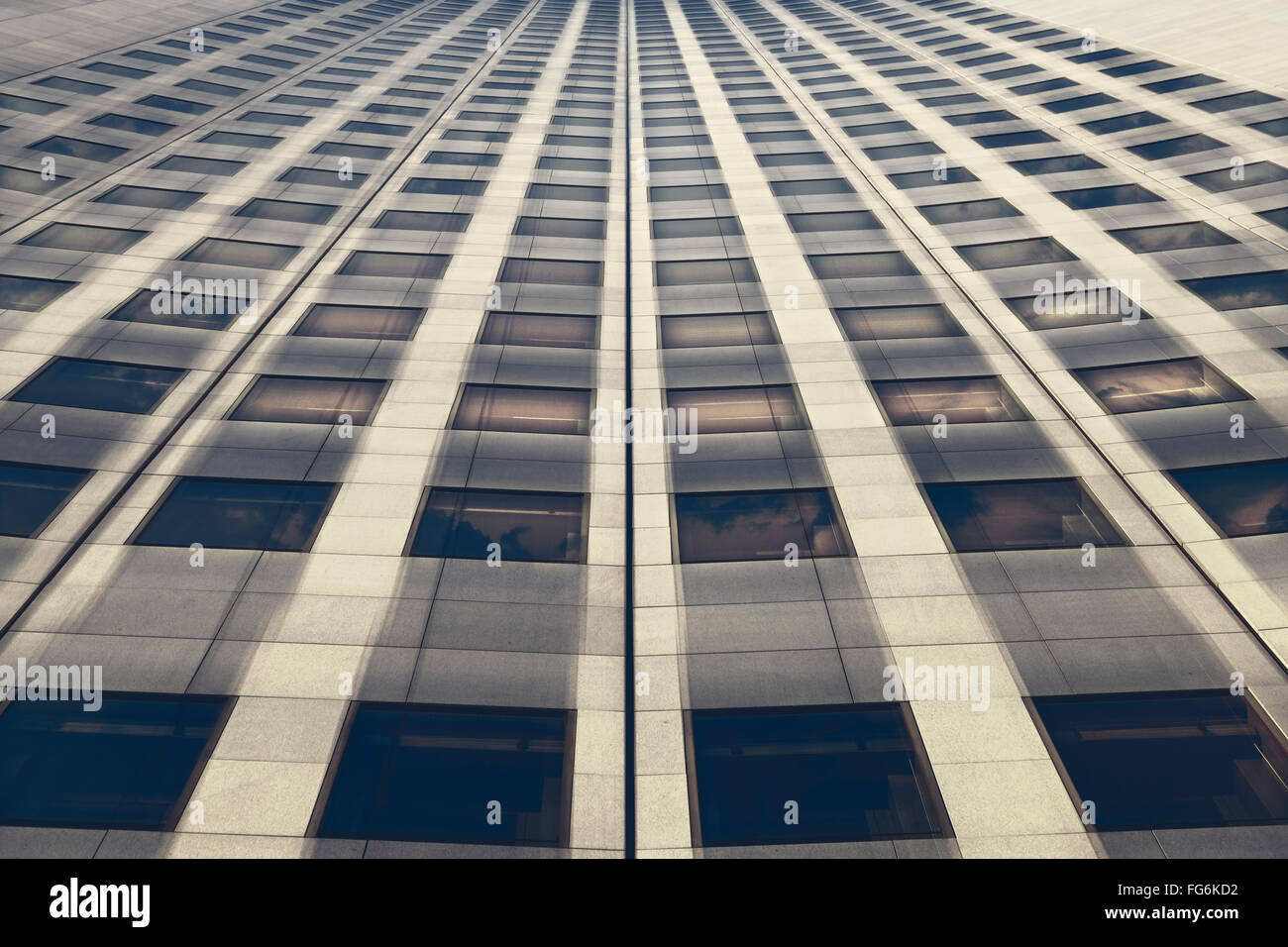 Mirror modern architecture hi-res stock photography and images - Alamy