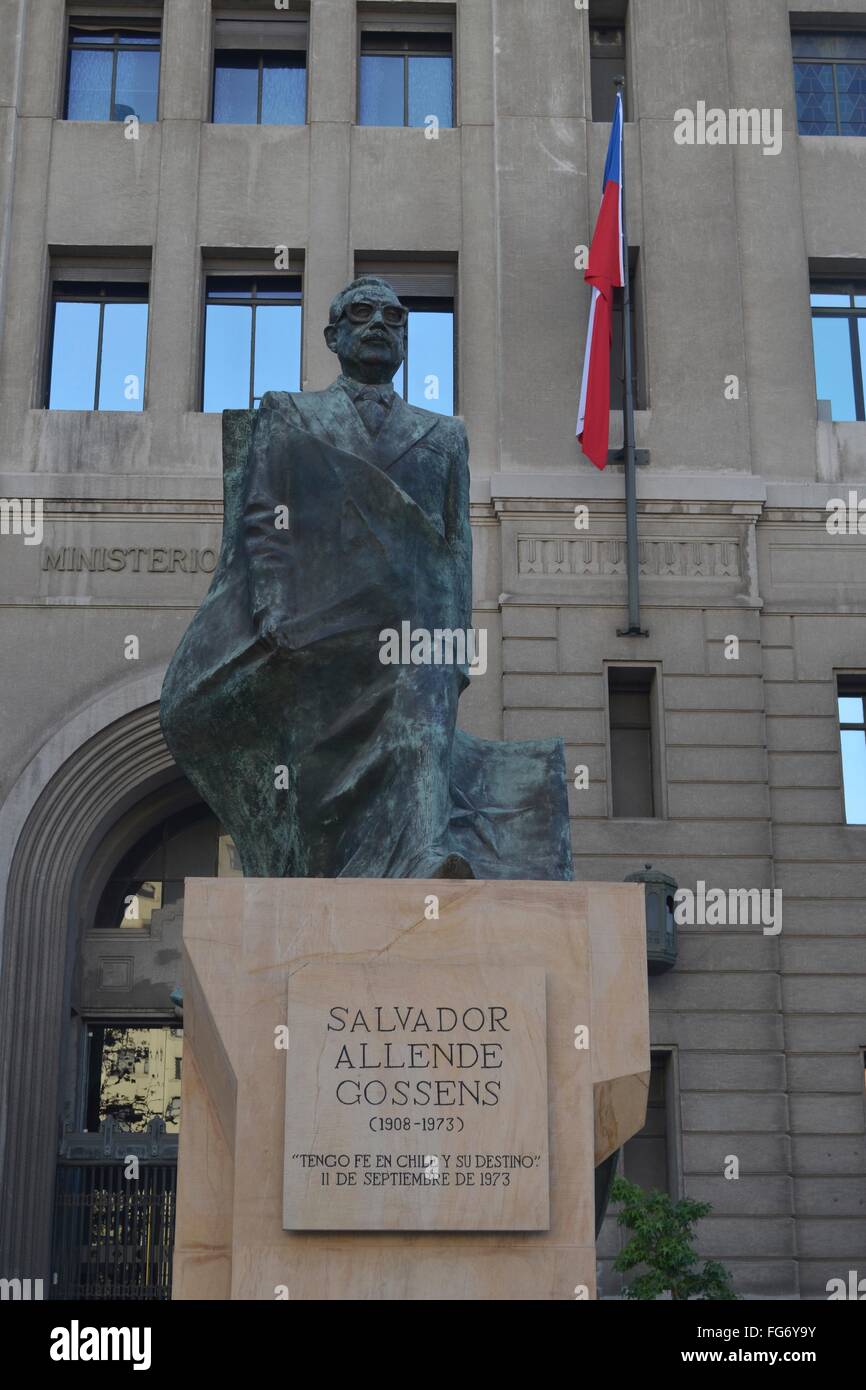 Statue of former president Salvador Allende in front of the Palacio de la Moneda, Santiago, Chile. Stock Photo