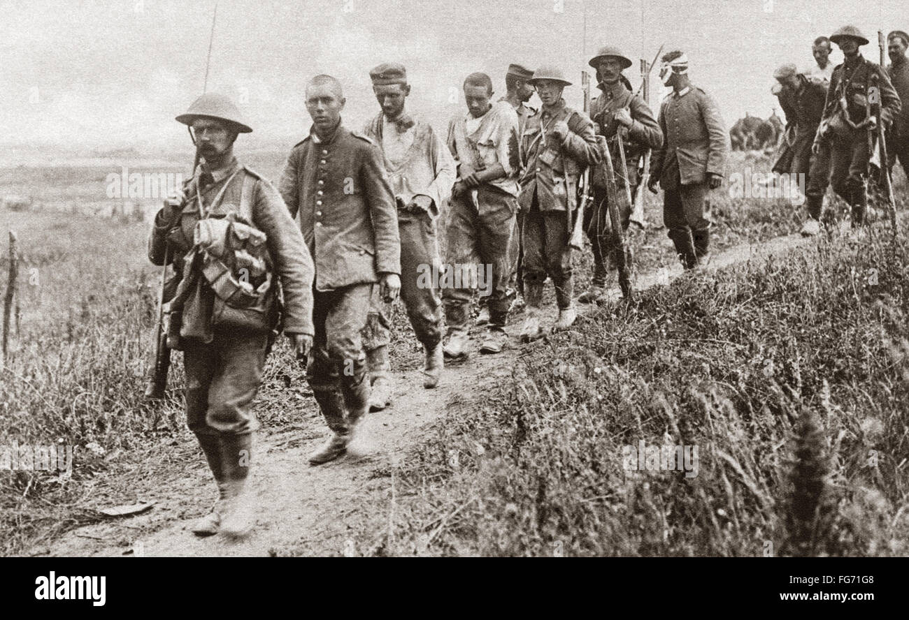 WORLD WAR I: PRISONERS. /nBritish soldiers bringing in a group of ...