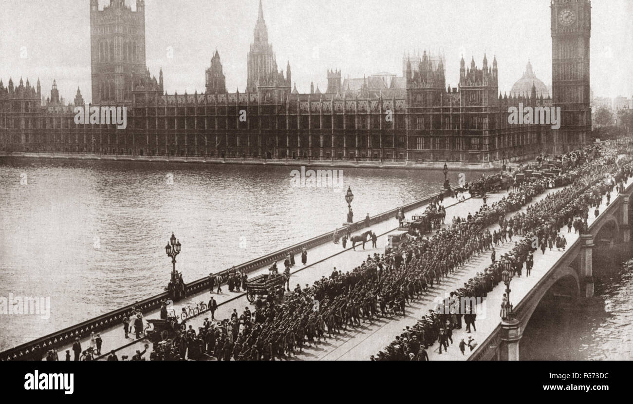 WWI: AMERICAN TROOPS. /nAmerican troops crossing Westminster Bridge in London during World War I. The British houses of parliament are in the background. Photograph, c1917. Stock Photo