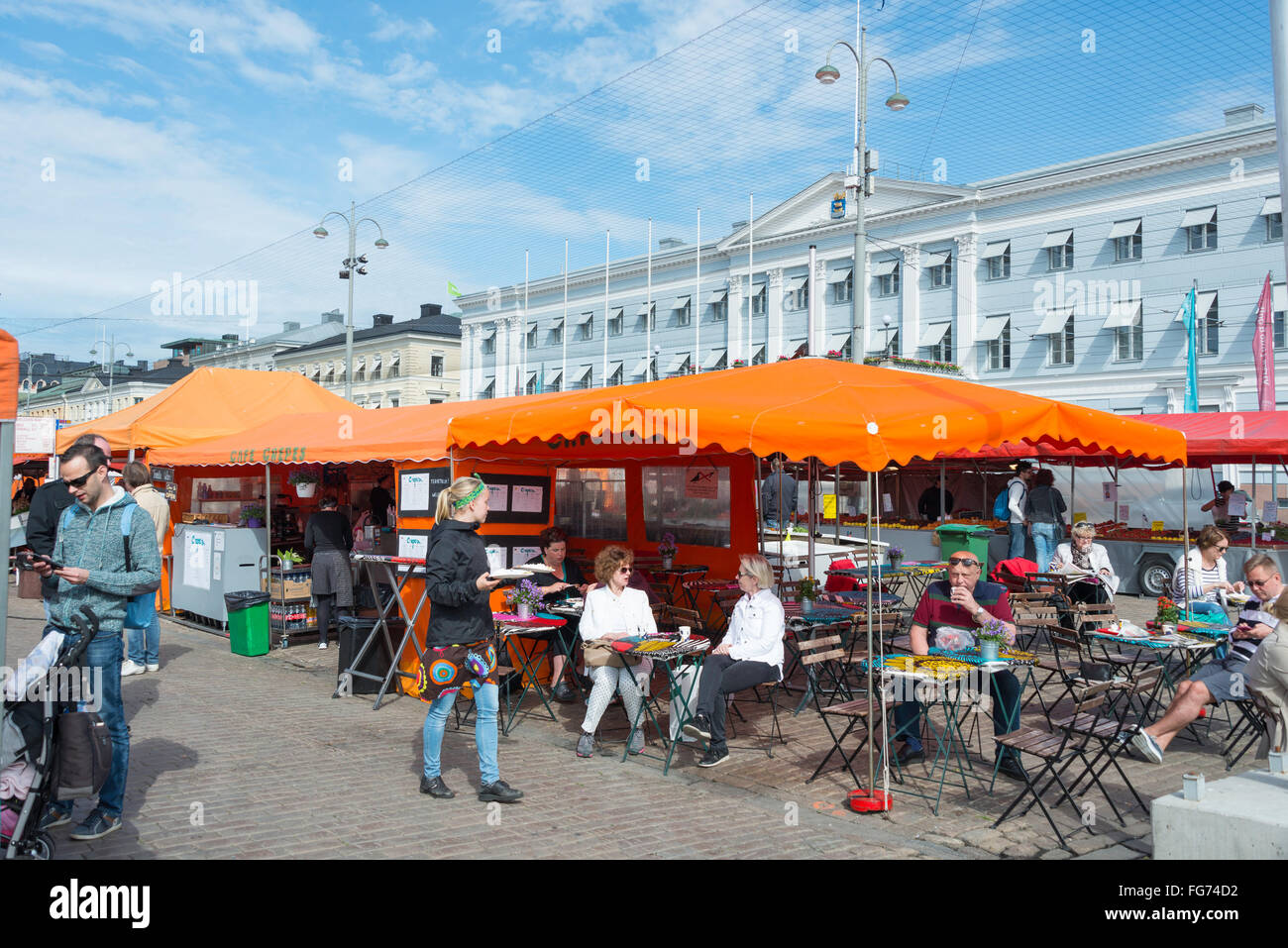 Outdoor fast-food restaurant, Market Square (Kauppatori), Helsinki ...