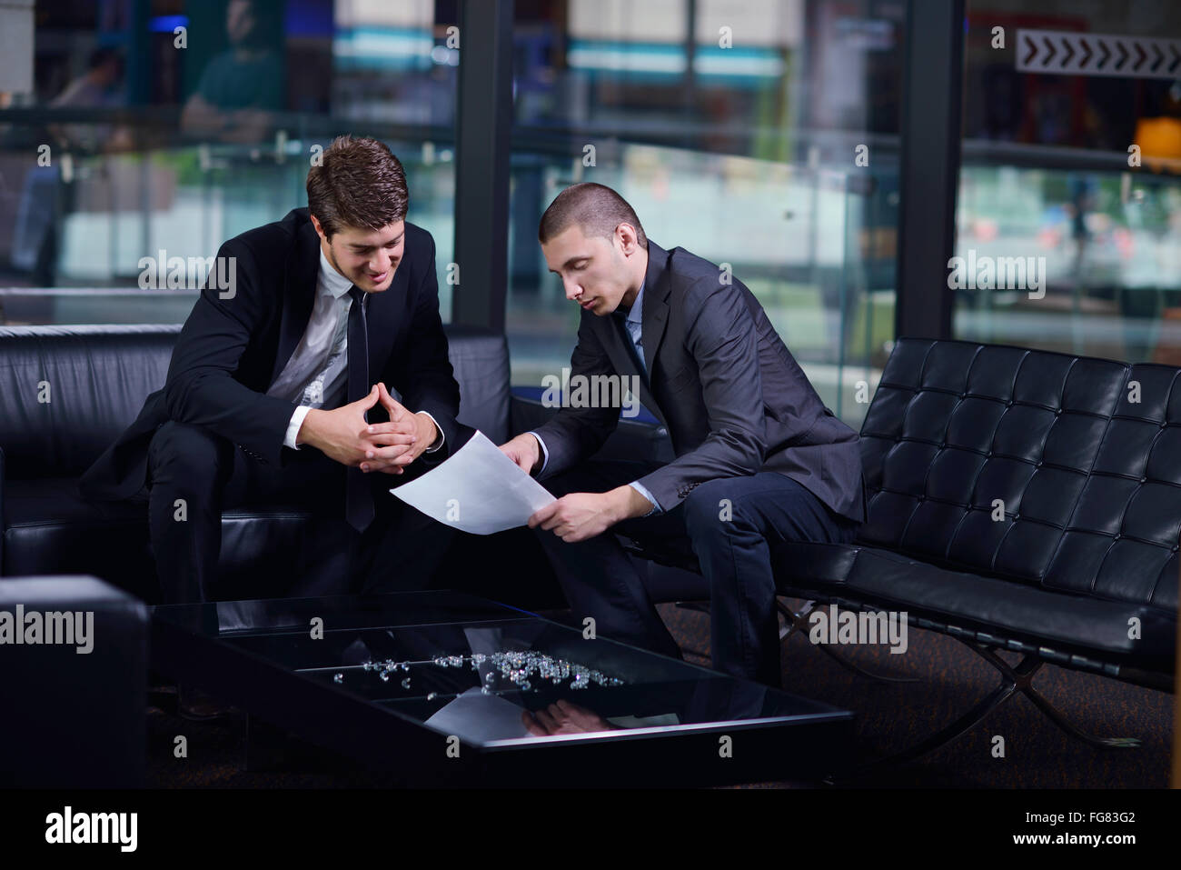 Making a deal. Making the deal. Making the deal. бизнес сделка. Making a deal.