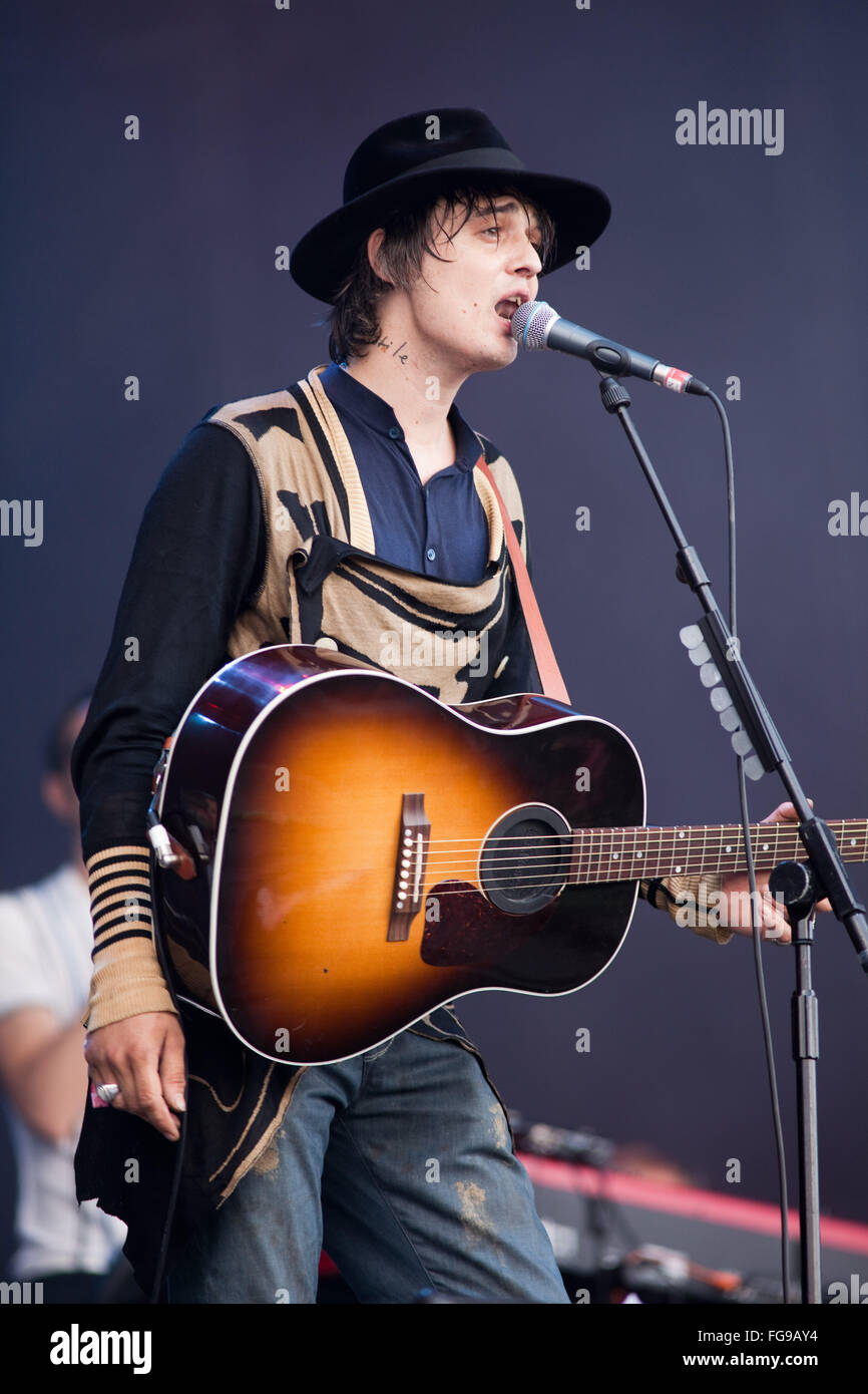 Pete Doherty performing at the Glastonbury Festival 2009, Somerset, England, United Kingdom. Stock Photo