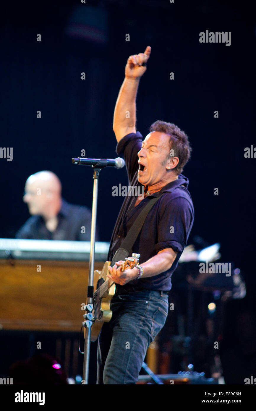 Bruce Springsteen and The E street Band, Pyramid Stage,Glastonbury Festival 2009. Somerset, England, United Kingdom. Stock Photo