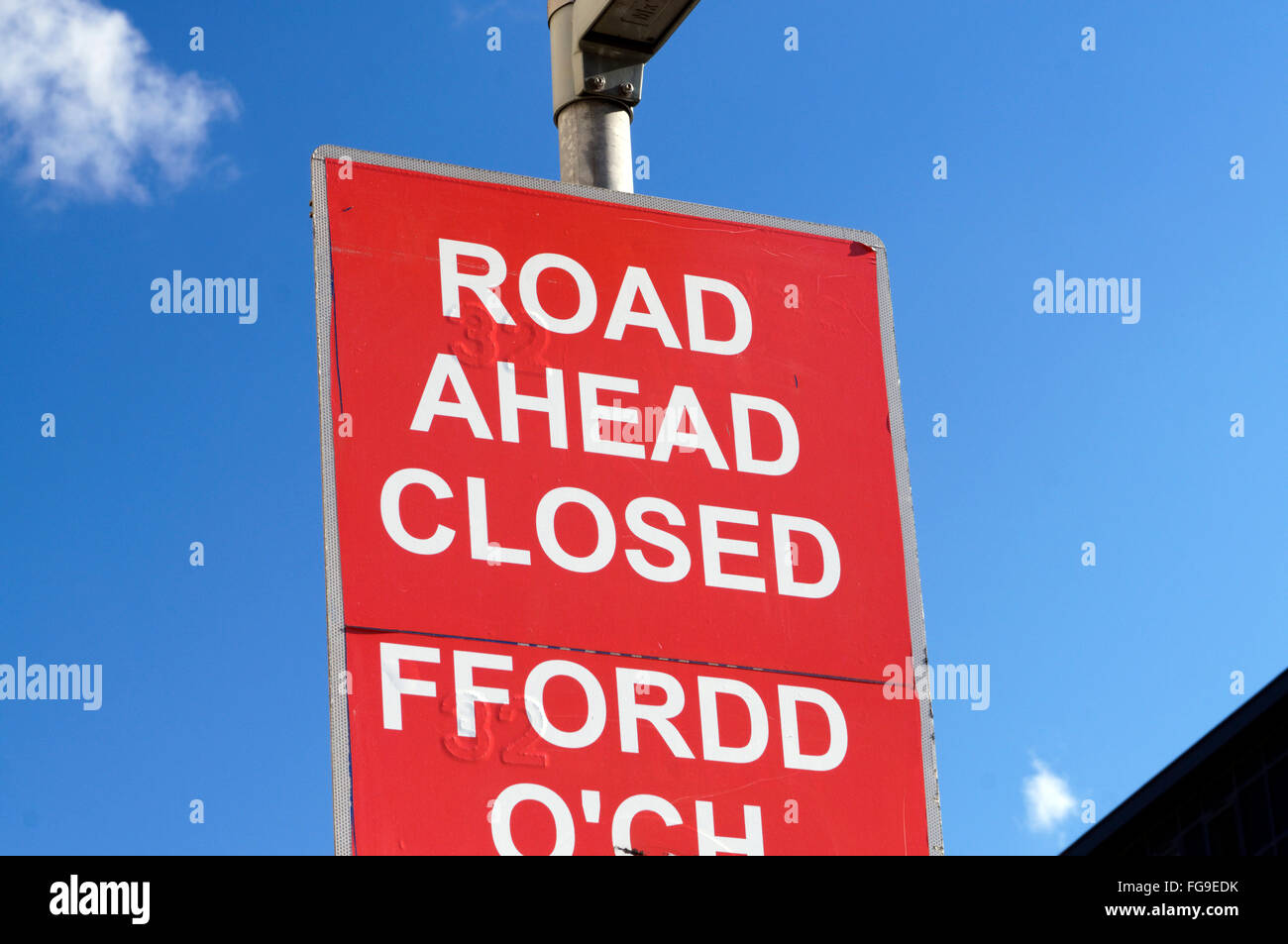 English welsh road sign hi-res stock photography and images - Alamy