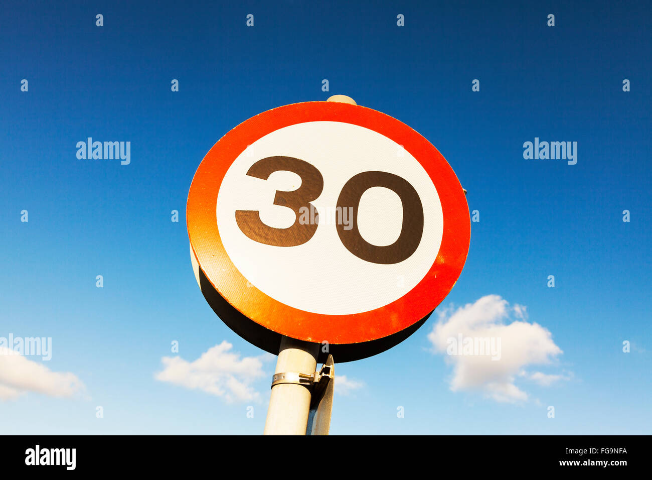 30 MPH speed limit sign road speed traffic law maximum UK England GB Stock Photo