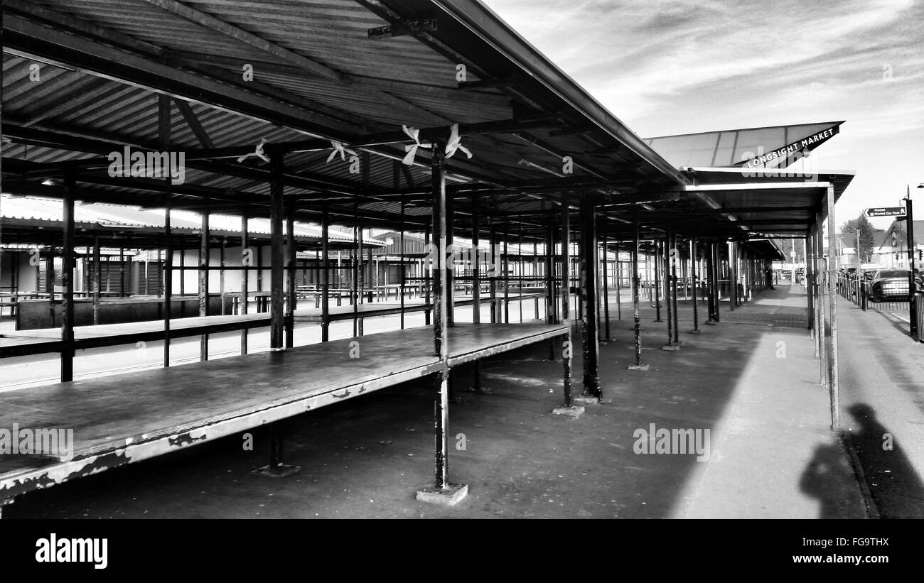 Market empty stalls Black and White Stock Photos & Images Alamy