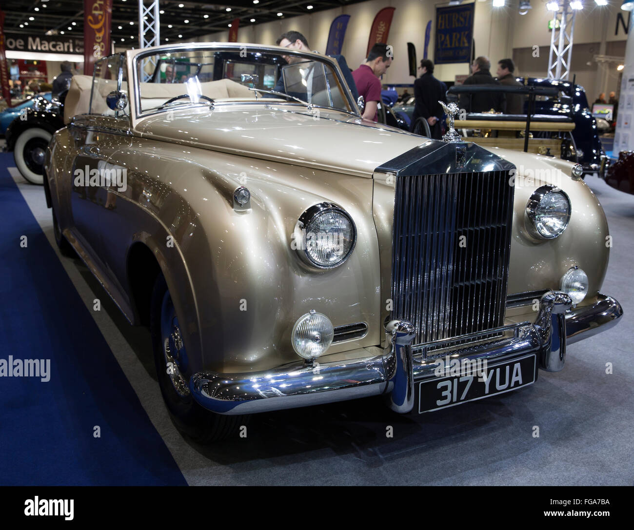 Excel London Uk 18th February 2016 Classic Rolls Royce On Show At The London Classic Car Show Preview Evening At Exce Credit Keith Larby Alamy Live News Stock Photo Alamy
