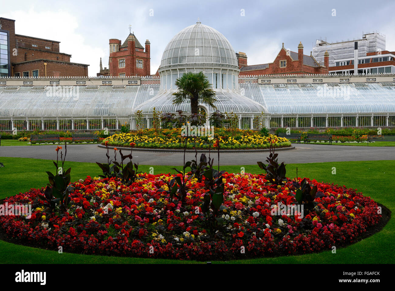 Belfast Botanical Gardens Palm House Glass house bedding border bed display round circular beds annual annuals colour RM Floral Stock Photo