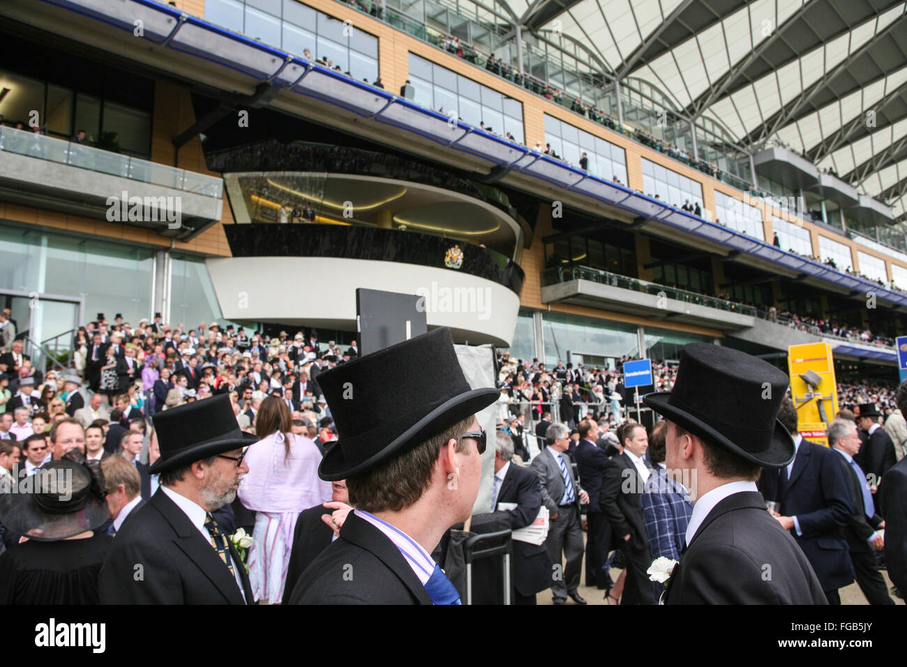 The royal box and grandstand at ascot hi-res stock photography and ...
