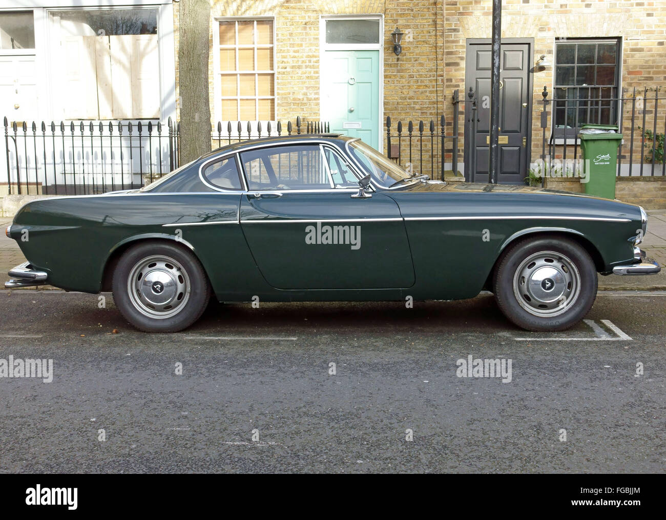 1967 Volvo P1800 sports coupe car, South London Stock Photo