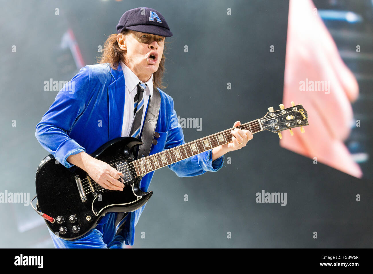 Chicago, Illinois, USA. 17th Feb, 2016. Guitarist ANGUS YOUNG of AC/DC performs live on the Rock or Bust tour at the United Center in Chicago, Illinois © Daniel DeSlover/ZUMA Wire/Alamy Live News Stock Photo