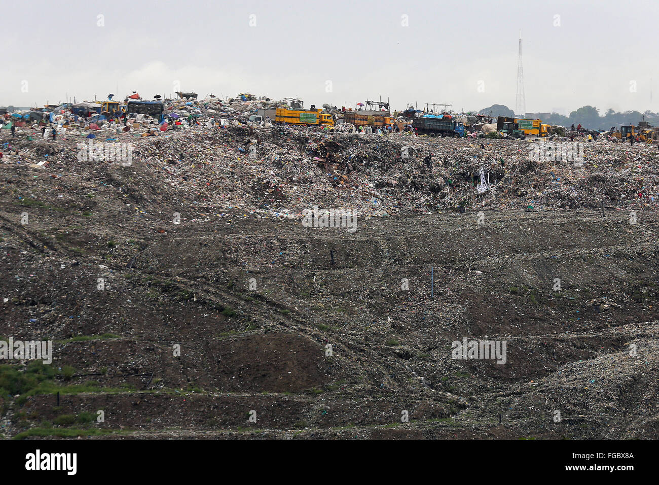 Waste disposal manila philippines hires stock photography and images
