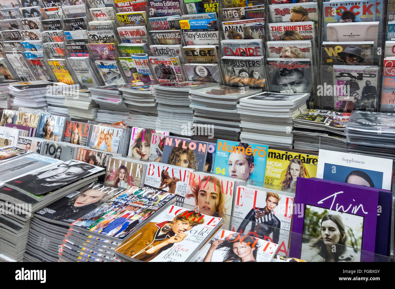 Magazine store hi-res stock photography and images - Alamy