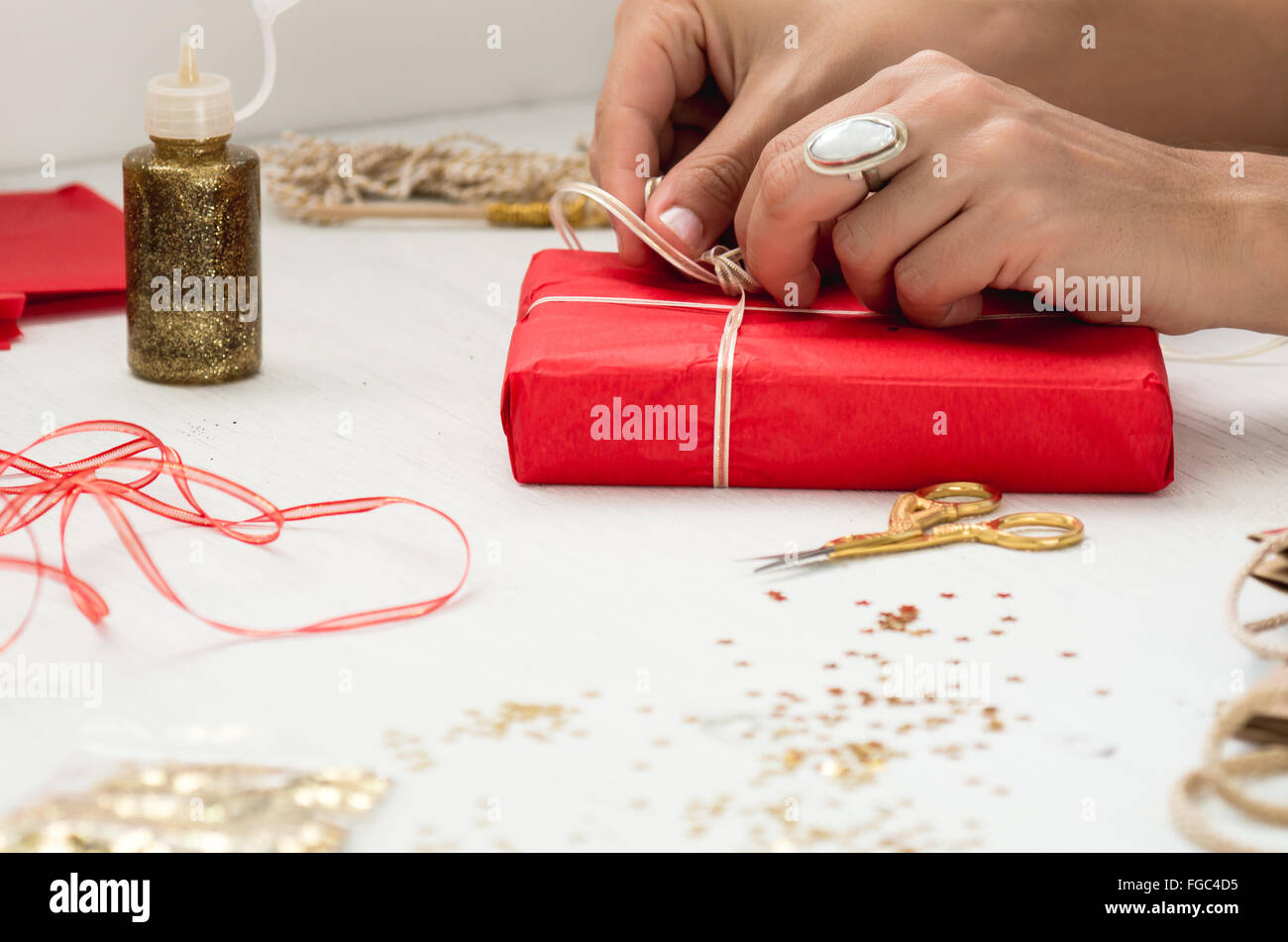 Ring tied with ribbon hires stock photography and images Alamy