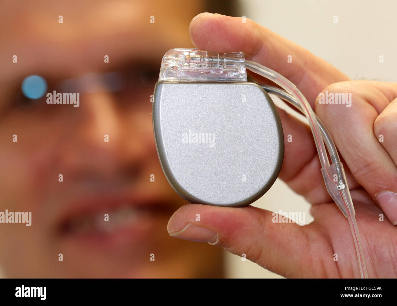 Implanted defibrillators hires stock photography and images Alamy