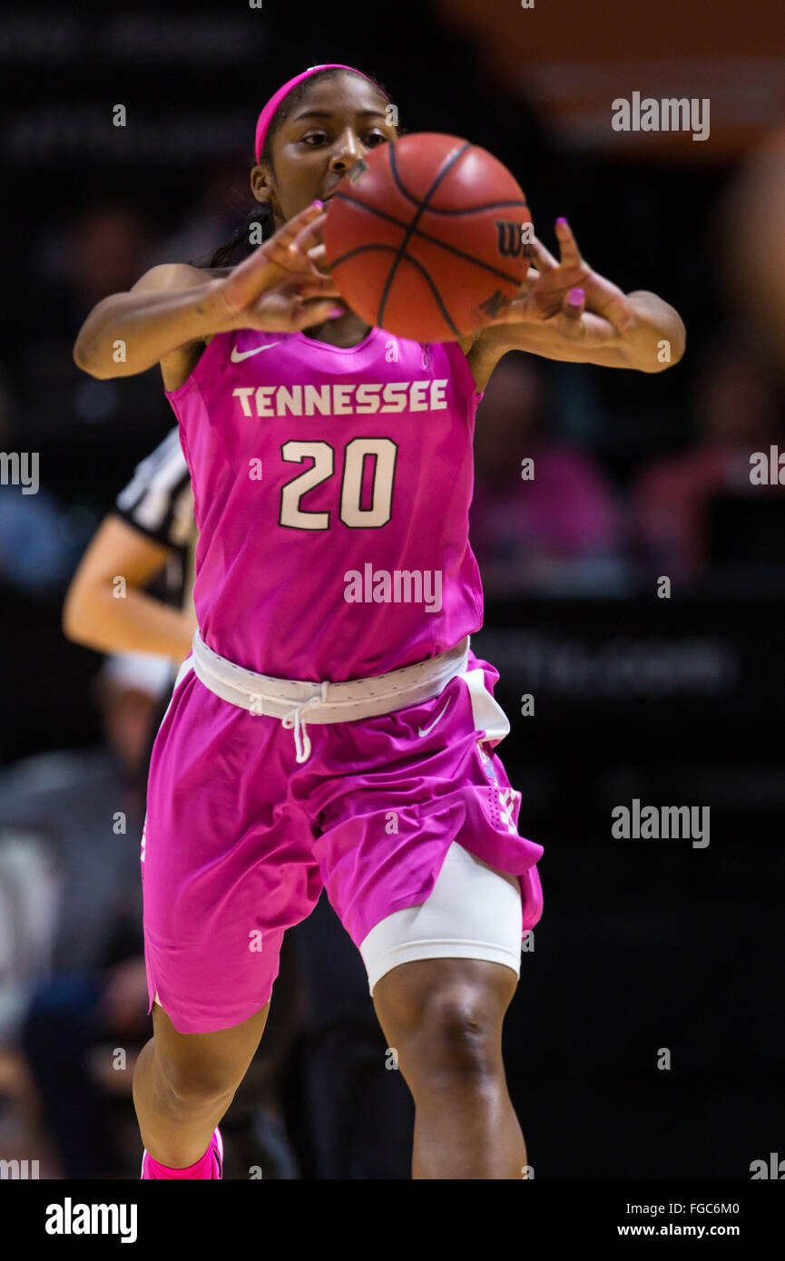February 18, 2016 Te'a Cooper 20 of the Tennessee Lady Volunteers passes the ball during the