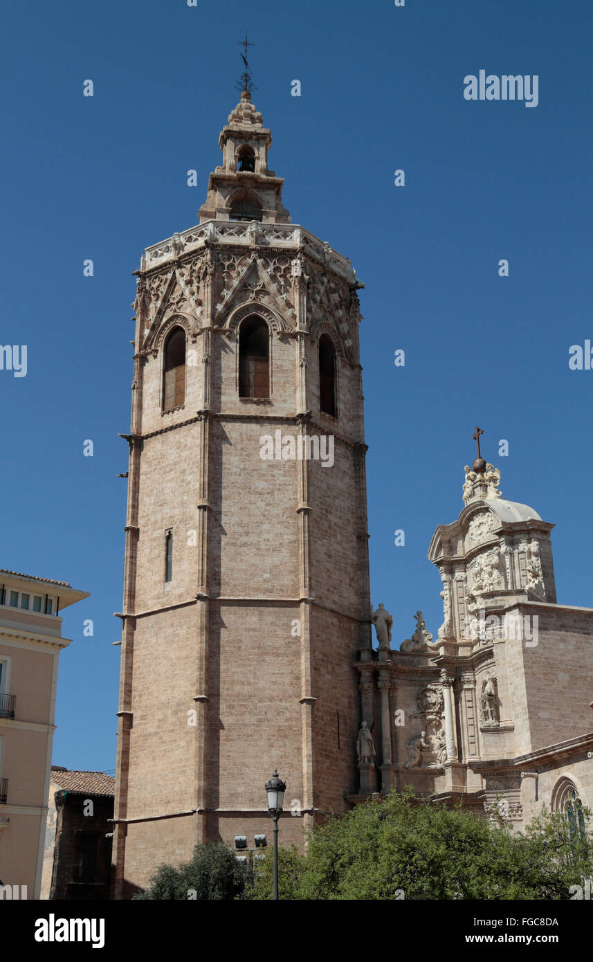 The Bell Tower, Micalet and Catedral de València, Place de la Reina in ...