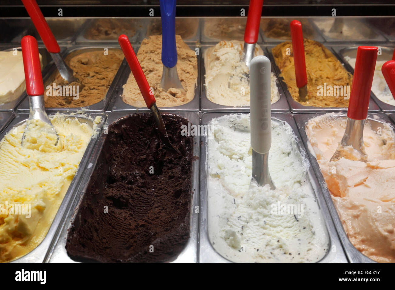 Eis ice cream parlour hires stock photography and images Alamy