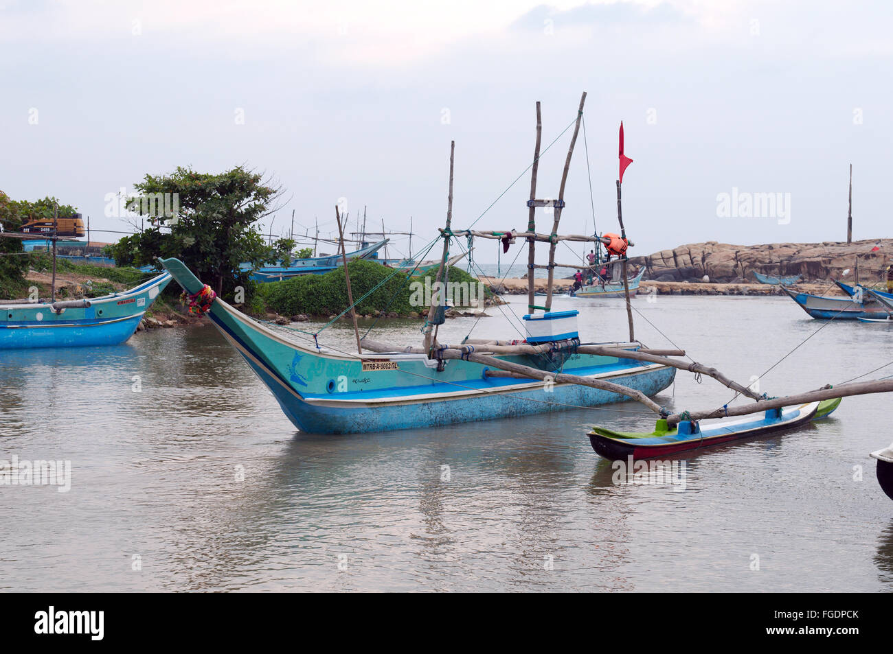 catamaran is used for fishing meaning in tamil